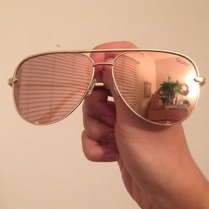 Quay x Desi High Key in Gold (like NEW)